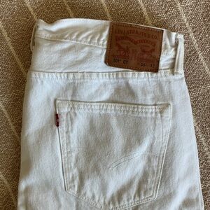 Levi's White Jeans with Leather Patch